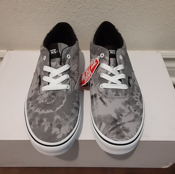 Vans - Picture 4 of 4